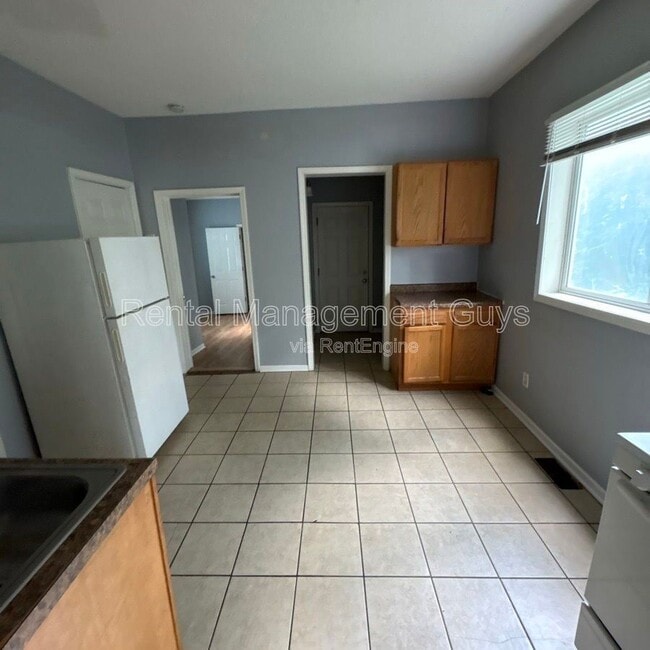 Photo - 2314 N Sheridan Ave Unit 1