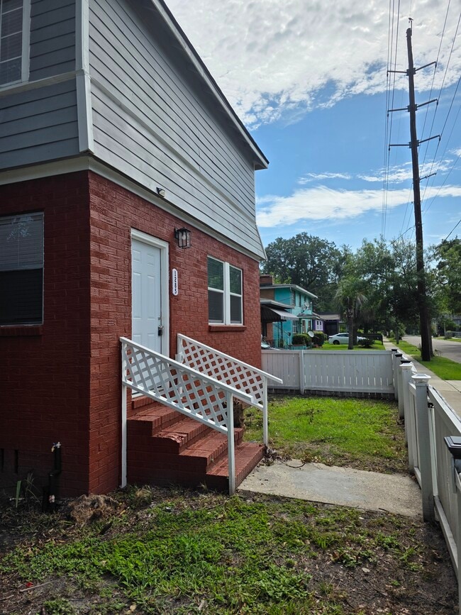 Building Photo - 1285 W 26th St Rental