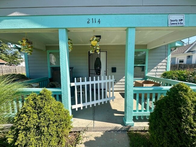 Photo - 2114 Martha St