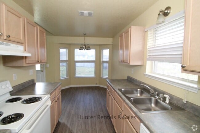 Building Photo - Awesome Three-Bedroom Across From Maxdale ... Rental