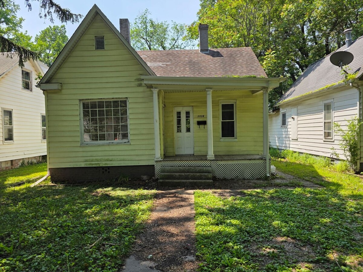 Photo - 1126 E Spruce St House