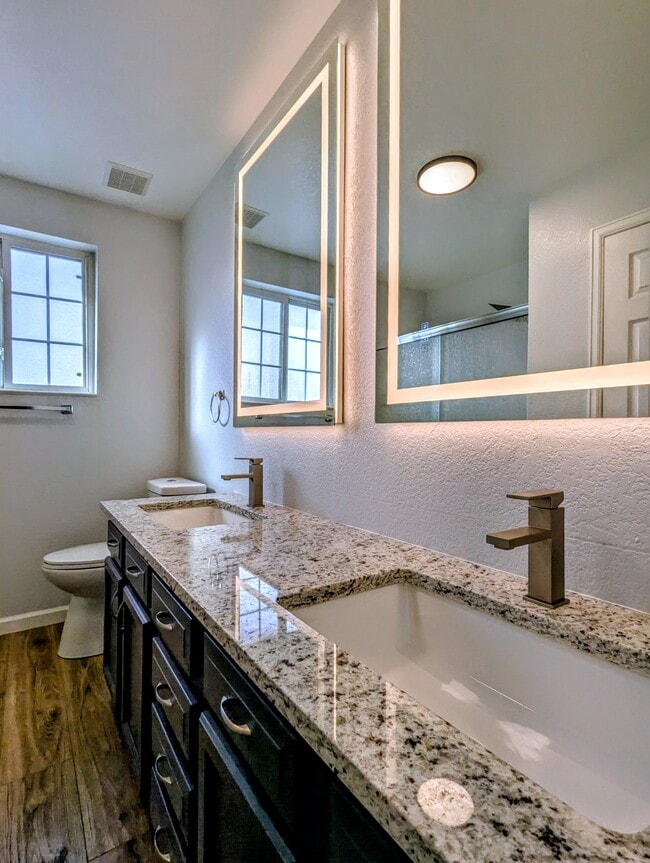 Photo - 5293 Carr St