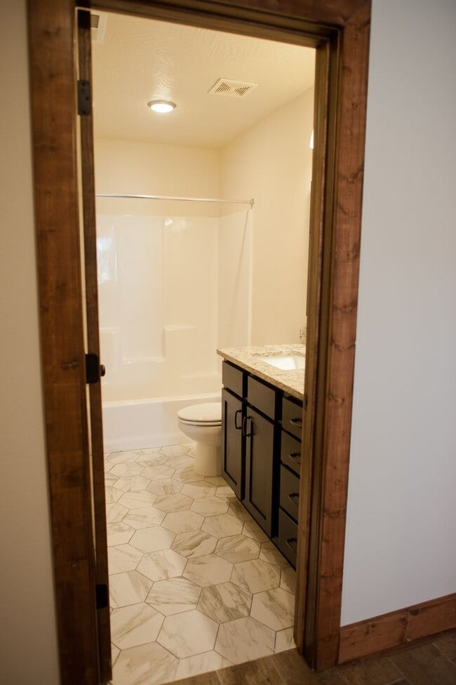 Photo - Union Biscuit West - 102 Unit UBL 102