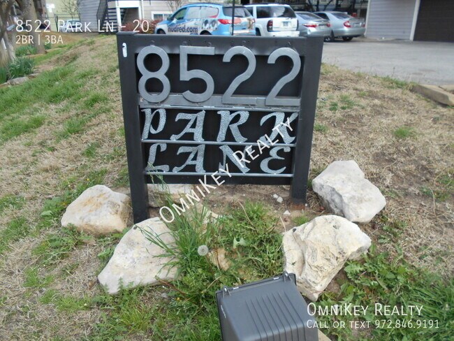 Photo - 8522 Park Ln