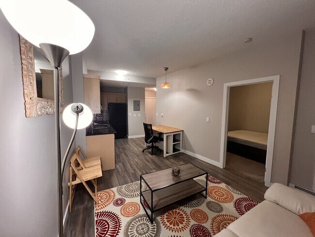 Photo - Upscale 1 Bedroom Apt, Furnished with Utilities Included