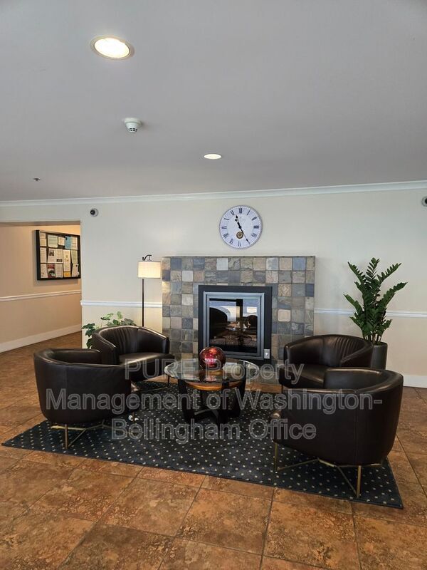 Photo - 1015 Railroad Ave