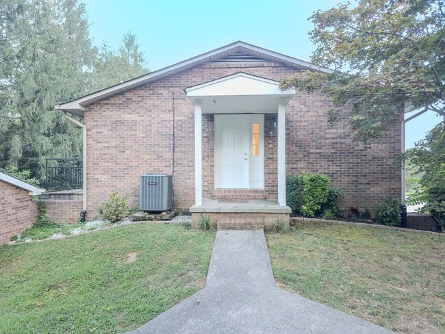 Building Photo - Lenoir City, 37772 - 2 Bedroom, 2 Full Bath, 1,000 square foot One-Level Condo SHORT TERM LEASE O...