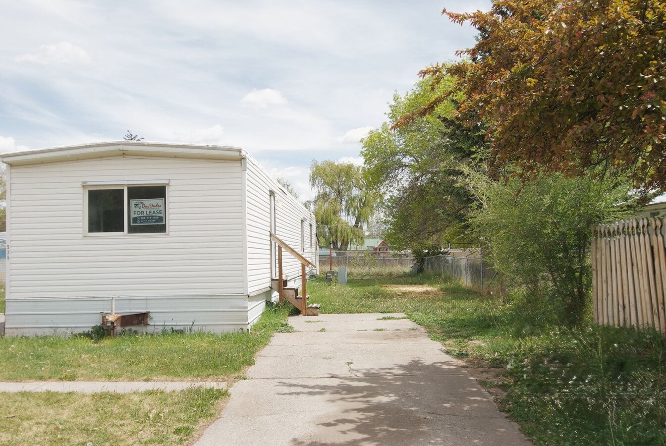 Affordable 3 Bed, 2 Bath Mobile Home in Idaho Falls! - Affordable 3 Bed, 2 Bath Mobile Home in Idaho Falls!