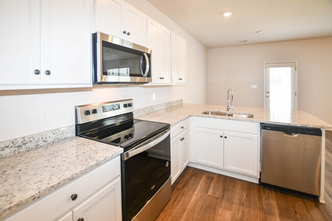 Photo - 130 Maple Spring Trl