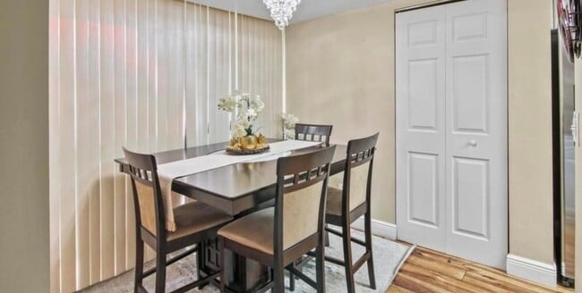 Photo - 7507 Greenlake Way