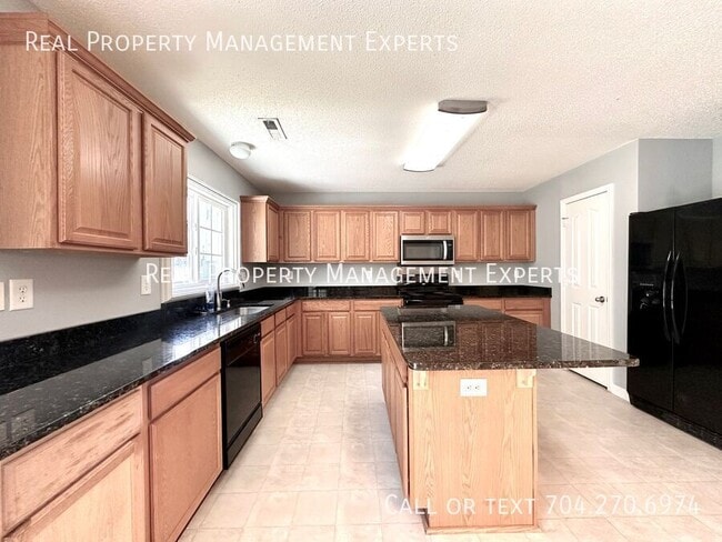 Photo - 10834 Glenluce Ave