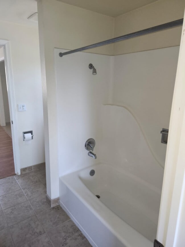 Photo - 10512 NE 7th St