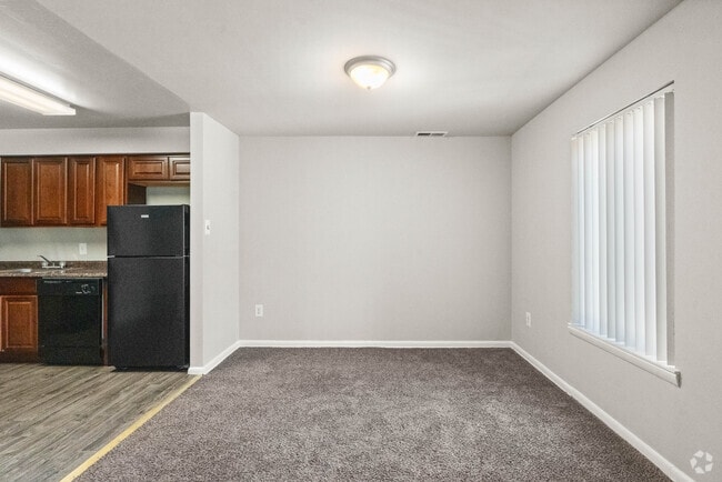 1BR, 1BA - 906SF - Dining Room