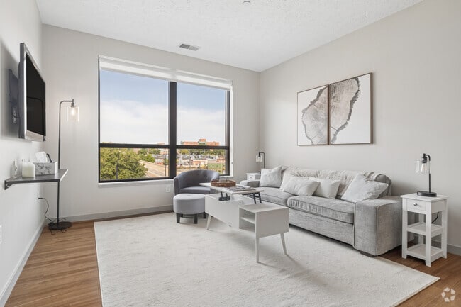 2BR, 2BA - 731SF - Living Room