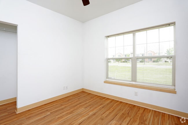 4BR, 4BA - 1,202 SF - Bedroom
