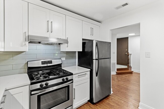 Photo - 850 Sheldon Ct