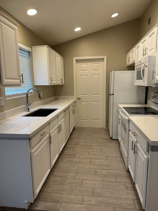 Photo - 7520 E Earll Dr