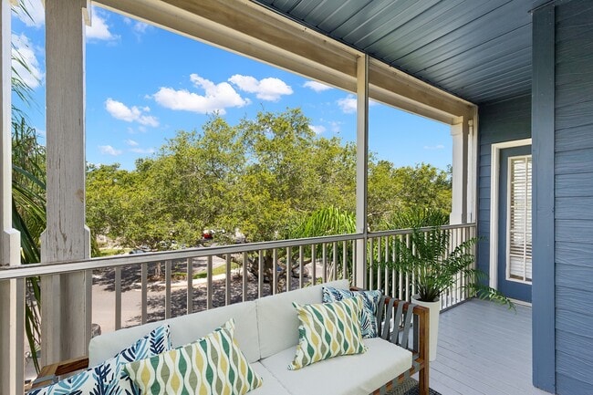 Screened Balcony