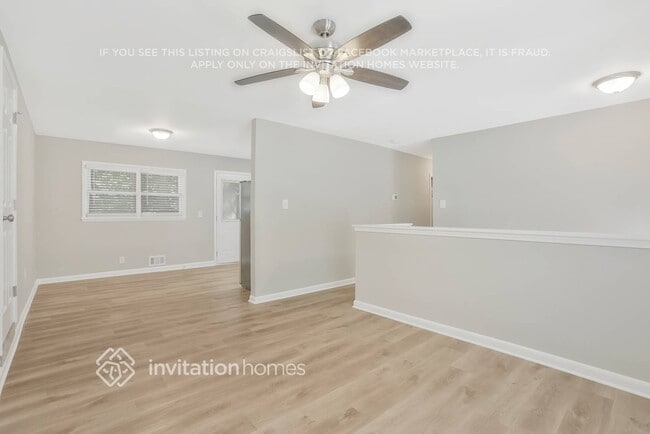 Photo - 544 Oakside Dr SW