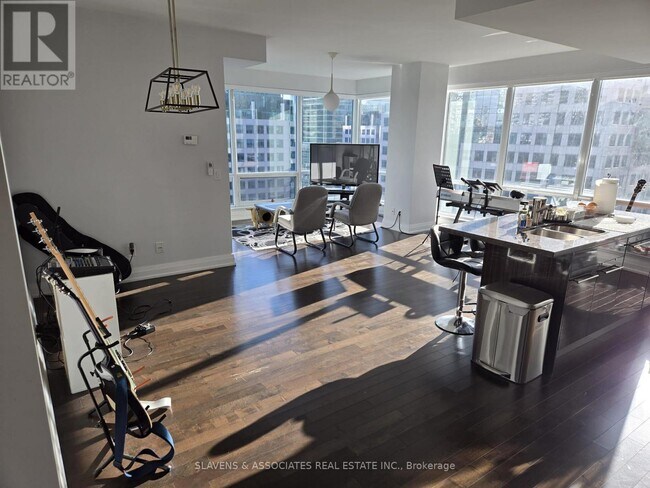 Photo - 80 John St Unit 1712