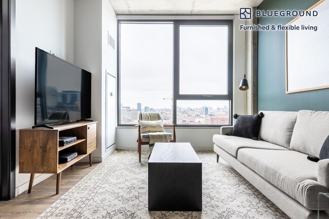 Photo - 939 W Washington Blvd Unidad FL13-ID298