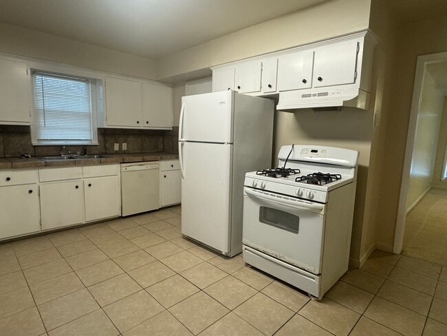 Photo - 4312 NW Santa Fe Ave