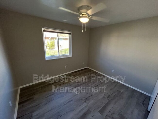 Photo - 4922 Leeper St