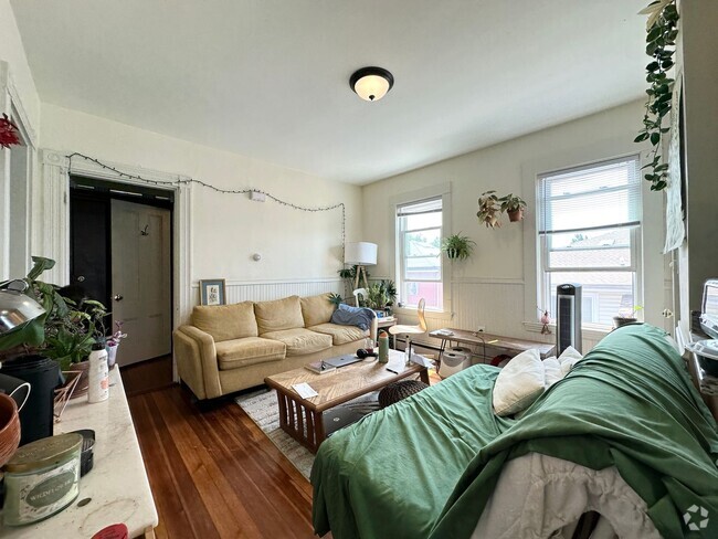 Building Photo - 146 Webster Ave Unit 3 Rental