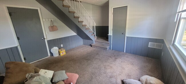 2808 Canarsie Dr