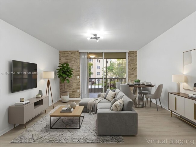 Photo - 8343 Lake Dr Unidad 205