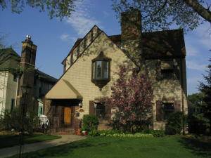 Building Photo - Sunset Rentals Duplex Unit Down Stairs
