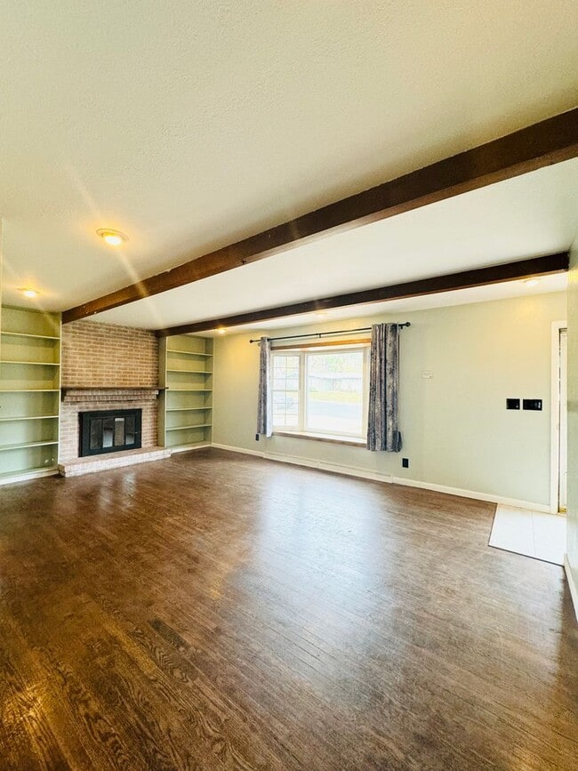 Photo - Large 3 Bed, 3 Bath House In Greeley - 4 bonus rooms in basement!