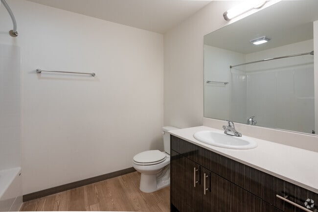 1BD, 1BA - 650SF - Sixth & Alder