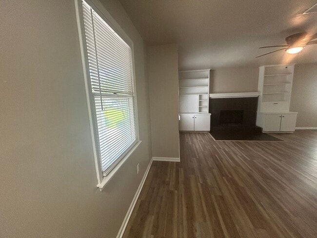 Photo - 19 Woodpond Ct