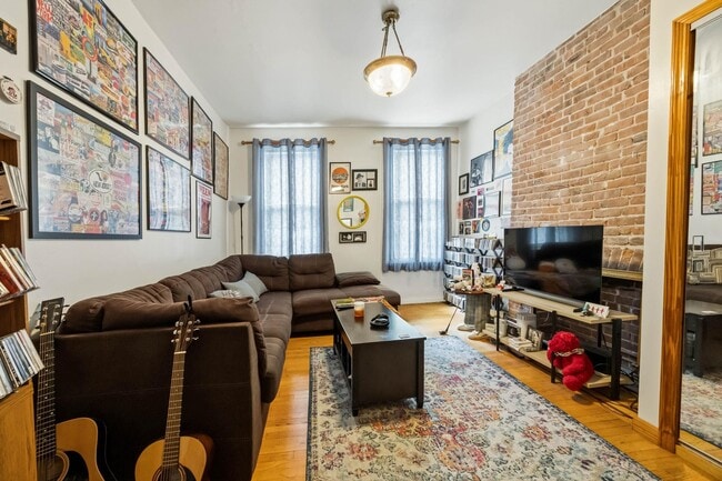 Building Photo - 339 Park Ave Unit A