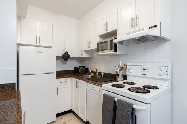 Photo - Somerset Unit 00407