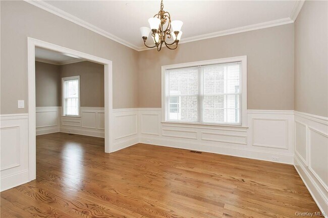 Photo - 150 Crotona Ave