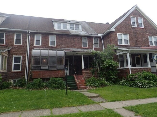 Photo - 1074 Priestley Ave House