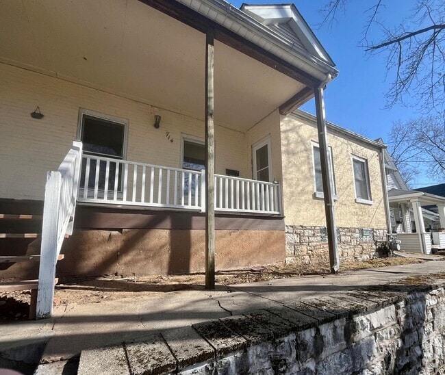 Building Photo - One bedroom with Bonus Room Rental