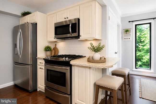 Photo - 308 Forbes St Unit I