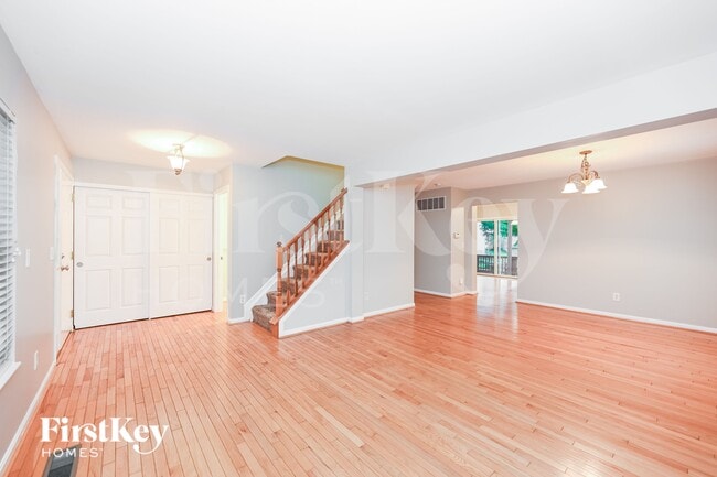 Photo - 6176 Fox Run Ln