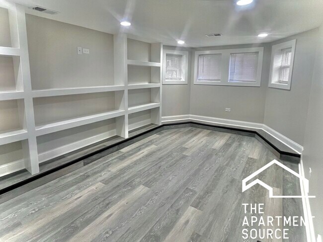 Photo - 2937 N Fairfield Ave Unit G