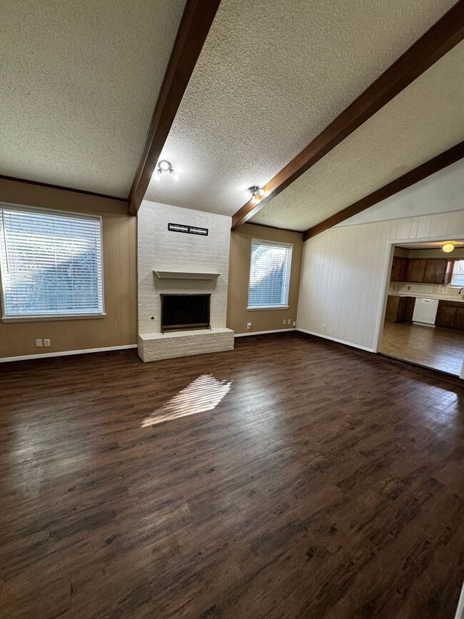 Photo - Large 2bedroom 2bathroom CH/A 2 car garage