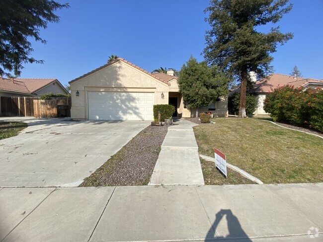 Building Photo - 10704 Sunset Canyon Dr Rental