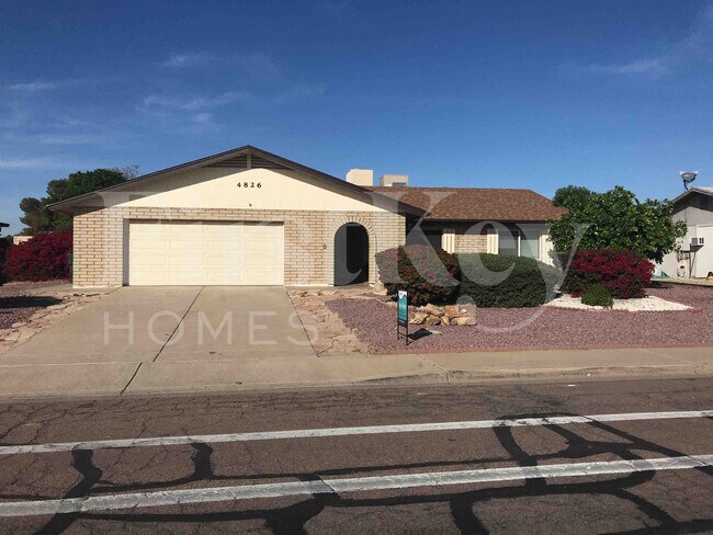 Building Photo - 4826 W Paradise Ln