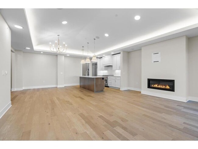 1 Hill Farm Rd Unit 307