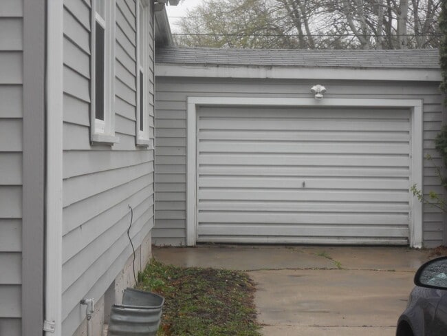 1112 Lyndon St
