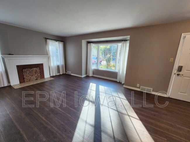 Photo - 137 Pauline Pl