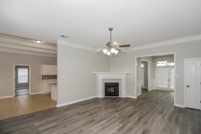 Photo - 7201 Arcastle Loop W