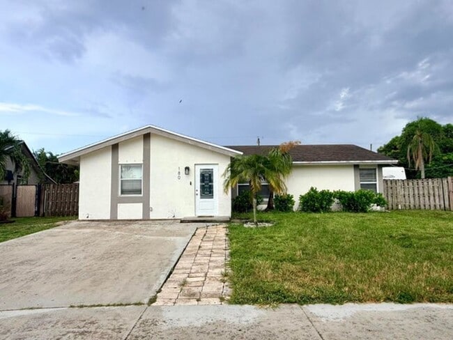 Photo - 180 SW 32nd Terrace